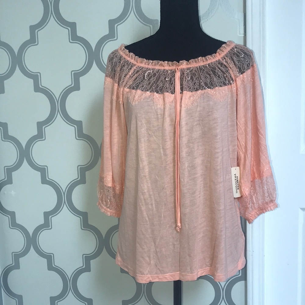 Super cute paired with jeans !